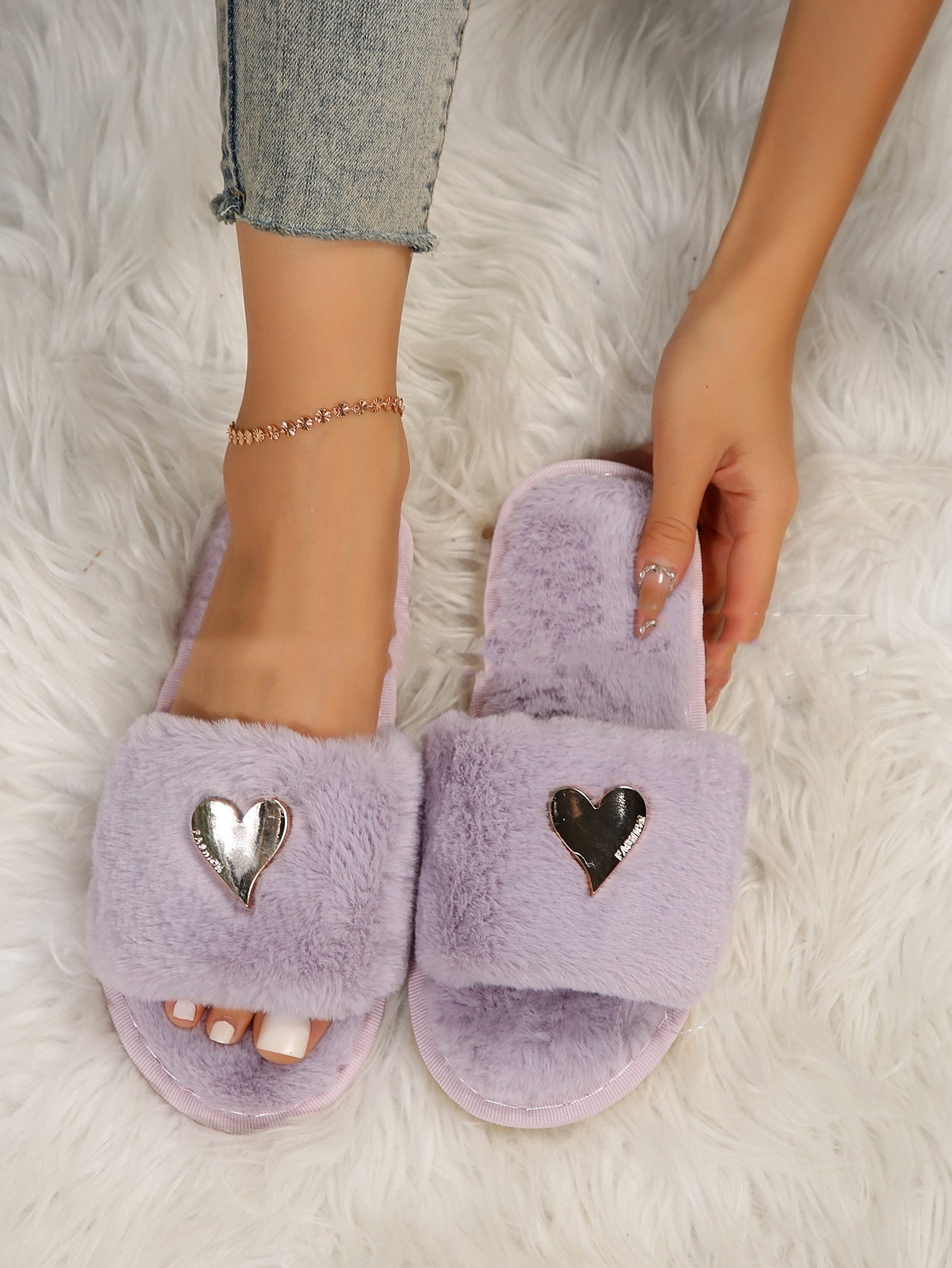 Women's Fluffy Fleece Slippers - Warm Plush Indoor Furry Flip-Flops for Fall & Winter Comfort